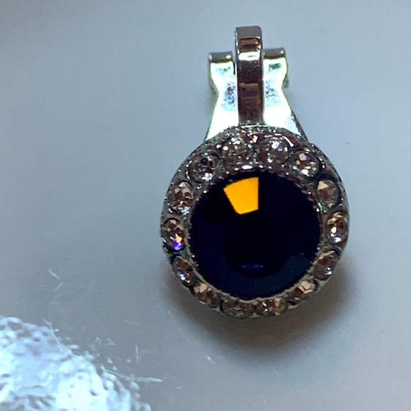 Beautiful vintage rhinestones clip on earrings - Picture 4 of 5